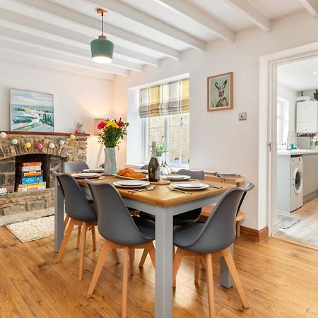 Ivydene - Beautiful Cottage, Stone Throw From Beach, Wonderful Sea Views ซอนเดอร์สฟุต ภายนอก รูปภาพ